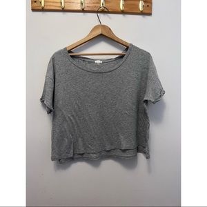 Garage medium gray crop-top